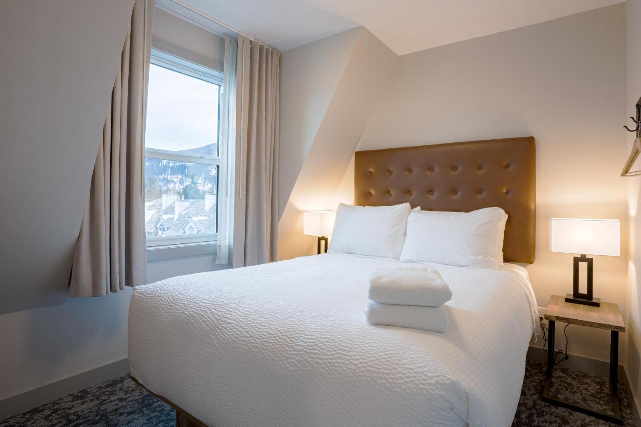 Basecamp Suites แบมฟ์ ภายนอก รูปภาพ