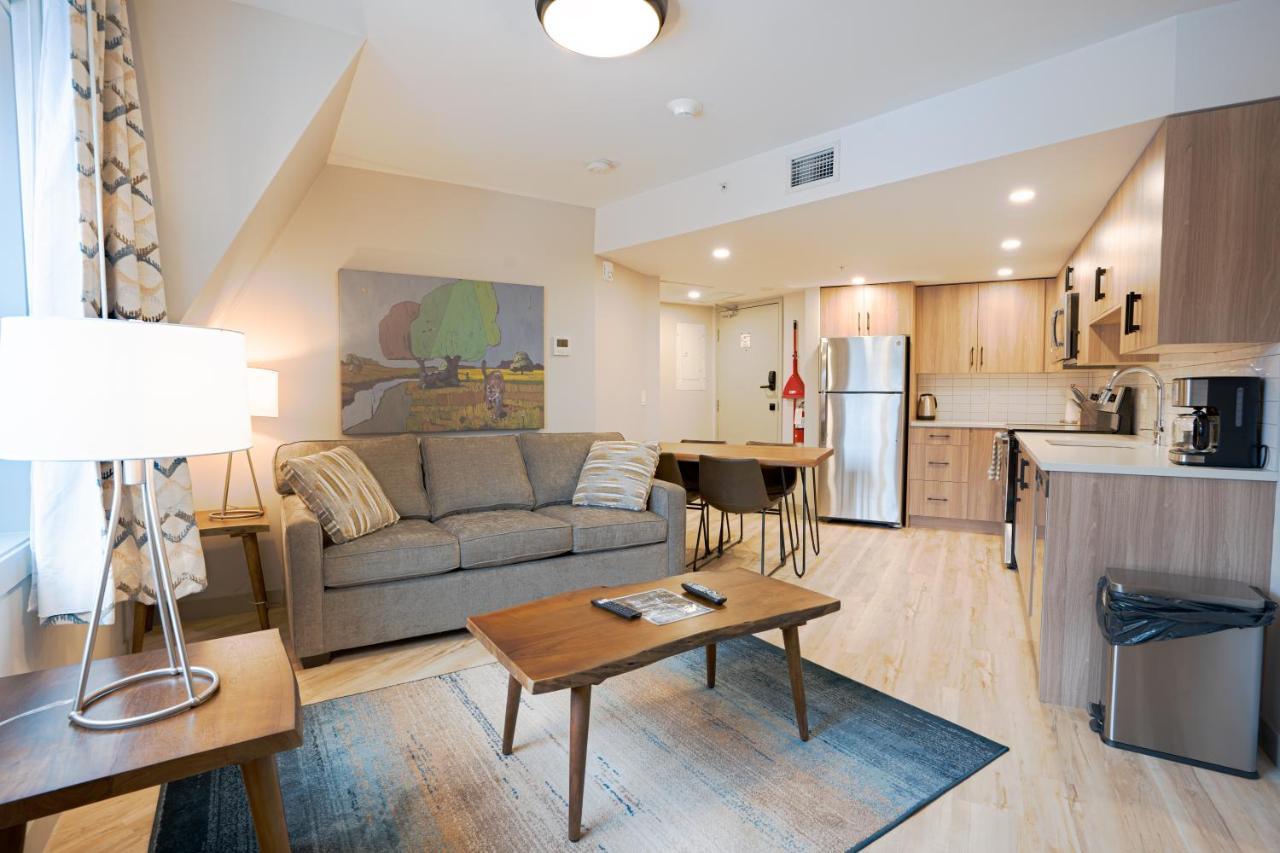 Basecamp Suites แบมฟ์ ภายนอก รูปภาพ