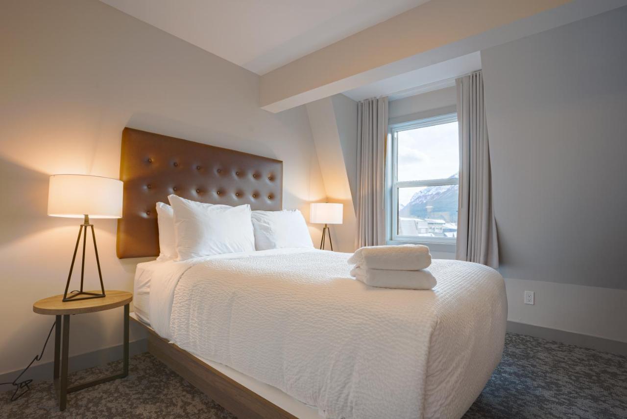 Basecamp Suites แบมฟ์ ภายนอก รูปภาพ